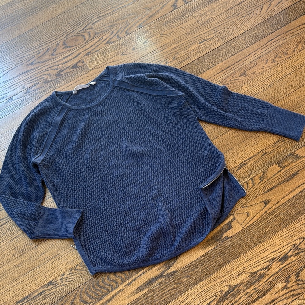 Athleta Navy Womens Lightweight Knit Pullover Sweater with zippers, L